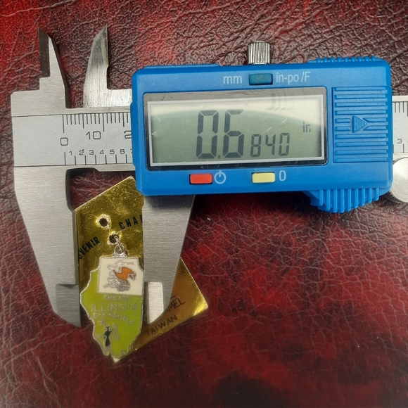 1960s/70's Souvenier Enamel Illinois Cloisonne Charm - Picture 12 of 15